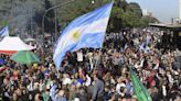 Realizan acto contra despidos en Biblioteca Nacional de Argentina