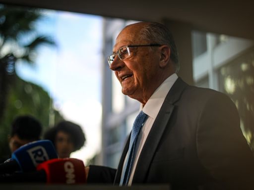 Em evento com Alckmin, presidente da associação de supermercados diz que 'nova cesta básica do governo contraria Constituição'