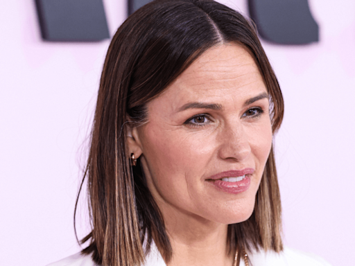 Jennifer Garner in Tears as Lookalike Daughter Violet Graduates