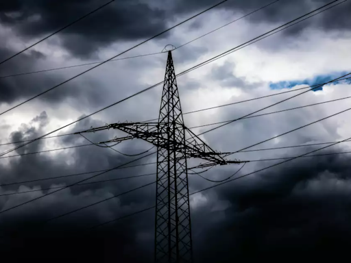 Chance of severe storms, very large hail coming for West Texas