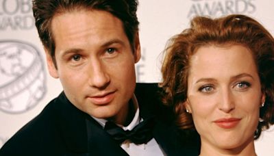 Gillian Anderson Clears The Air About That Infamous Emmys Kiss With David Duchovny