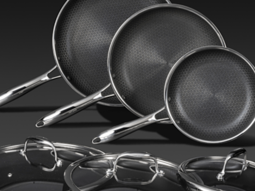 Gordon Ramsay'a Fave HexClad Pans Are On Sale Now