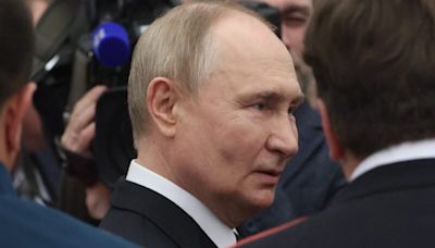 Putin soll bei öffentlichen Veranstaltungen eine „verdeckte Schutzweste“ tragen, laut einem Bericht