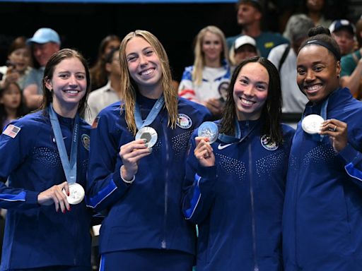 Virginia swimmers Torri Huske, Gretchen Walsh and Kate Douglass win Olympic silver medal in 4x100m relay