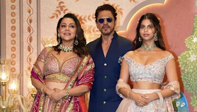 Shahrukh Khan, Gauri and Suhana Khan Dazzle in Stunning Attire at Star-Studded Shubh Aashirwad ceremony - News18