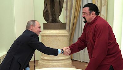 Steven Seagal muestra su apoyo a Putin y va a su toma de posesión