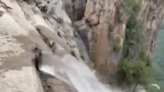 Turista descubre que la cascada más alta de China es un engaño