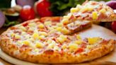 Italiana que viaja por Colombia probó por primera vez la pizza hawaiana y su reacción dejó a más de uno con la boca abierta
