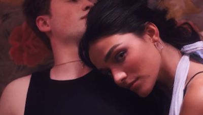 Kit Connor e Rachel Zegler vivem romance no trailer de ‘Romeu e Julieta’