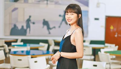 簡廷芮沉浸愛女撒嬌暴擊