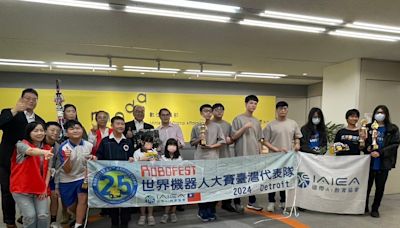 數位產業署長呂正華接 2024Robofest國際機器人大賽台灣代表隊