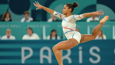 Gymnastics-French favourite de Jesus dos Santos crashes out of Paris Games