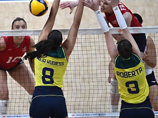 Brasil bate EUA, soma 3ª vitória e continua invicto na Liga das Nações Feminina de Vôlei