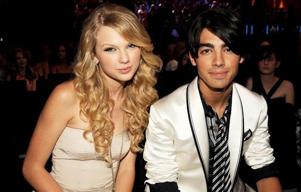 Taylor Swift Says ‘Happy July 9’ Before Singing Joe Jonas Breakup Song