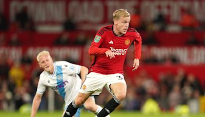 Is Manchester United's van de Beek heading for Spanish club? | ITV News