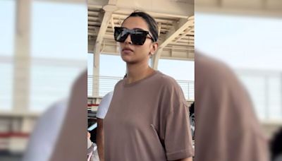 Viral: Mom-To-Be Deepika Padukone Blocks Pap's Camera. "Leave Her Alone," Say Enraged Fans
