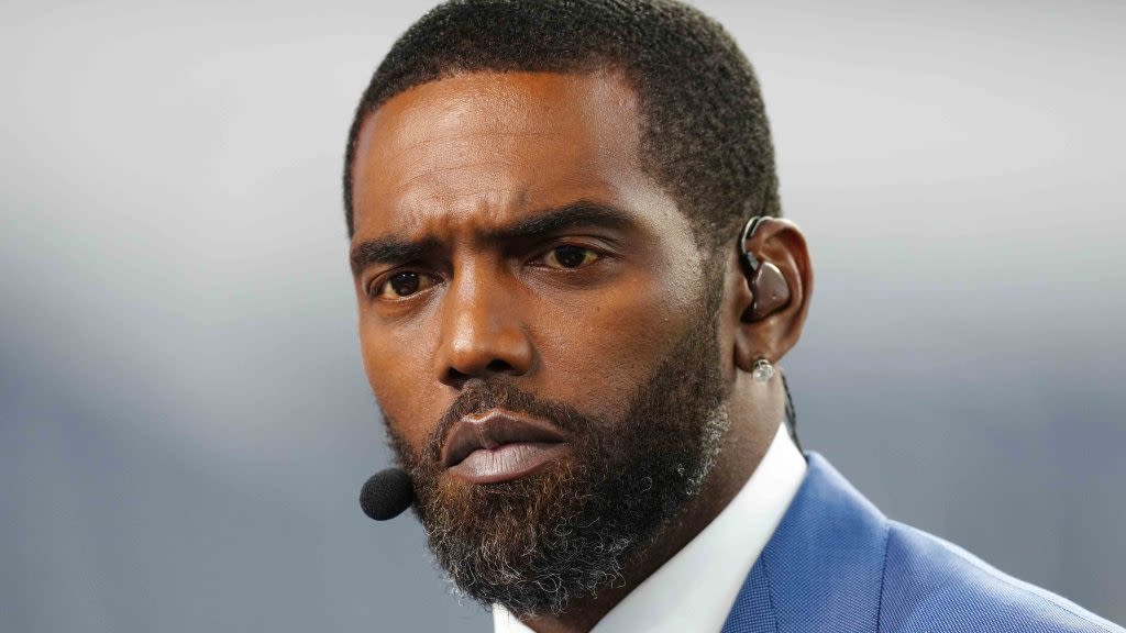 Randy Moss comments on emotional moment at Tom Brady induction ceremony