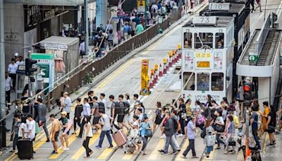 楊潤雄:五一黃金周暫約67萬內地旅客人次訪港