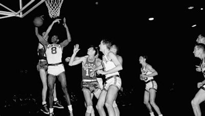 On this day: Larry Bird goes for 46; Kevin McHale gets 36; Bob Harris, Blake Griffin born