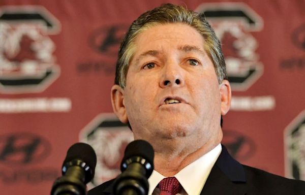 Tanner stepping down from South Carolina AD post