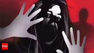 Man held for molesting woman at Dadar station | Mumbai News - Times of India