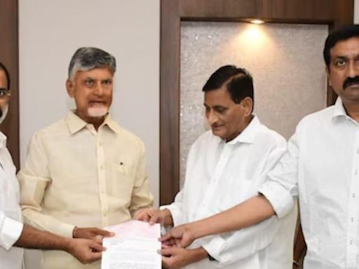 Film Nagar Cultural Center Donates Rs 25 Lakhs To Flood Victims In Andhra Pradesh And Telangana - News18