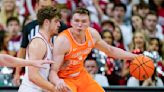Dalton Knecht scores 24 points to lead No. 9 Tennessee to 80-70 victory at Wisconsin