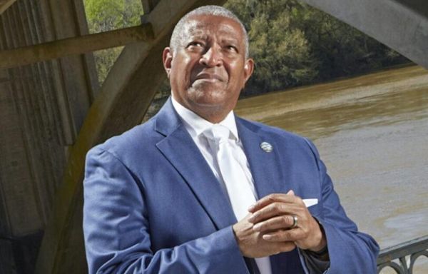 Alabama mayor suspends police chief over school violence, 'Freaknik-style parties'