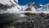Los glaciares del Himalaya podrían perder hasta el 80% de su hielo para 2100 a medida que aumentan las temperaturas, advierte un informe