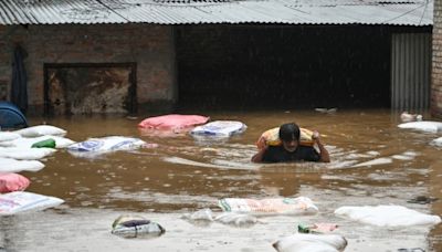 尼泊爾遭暴雨襲擊 釀151人死 當局關閉學校 | 山體滑坡 | 大紀元