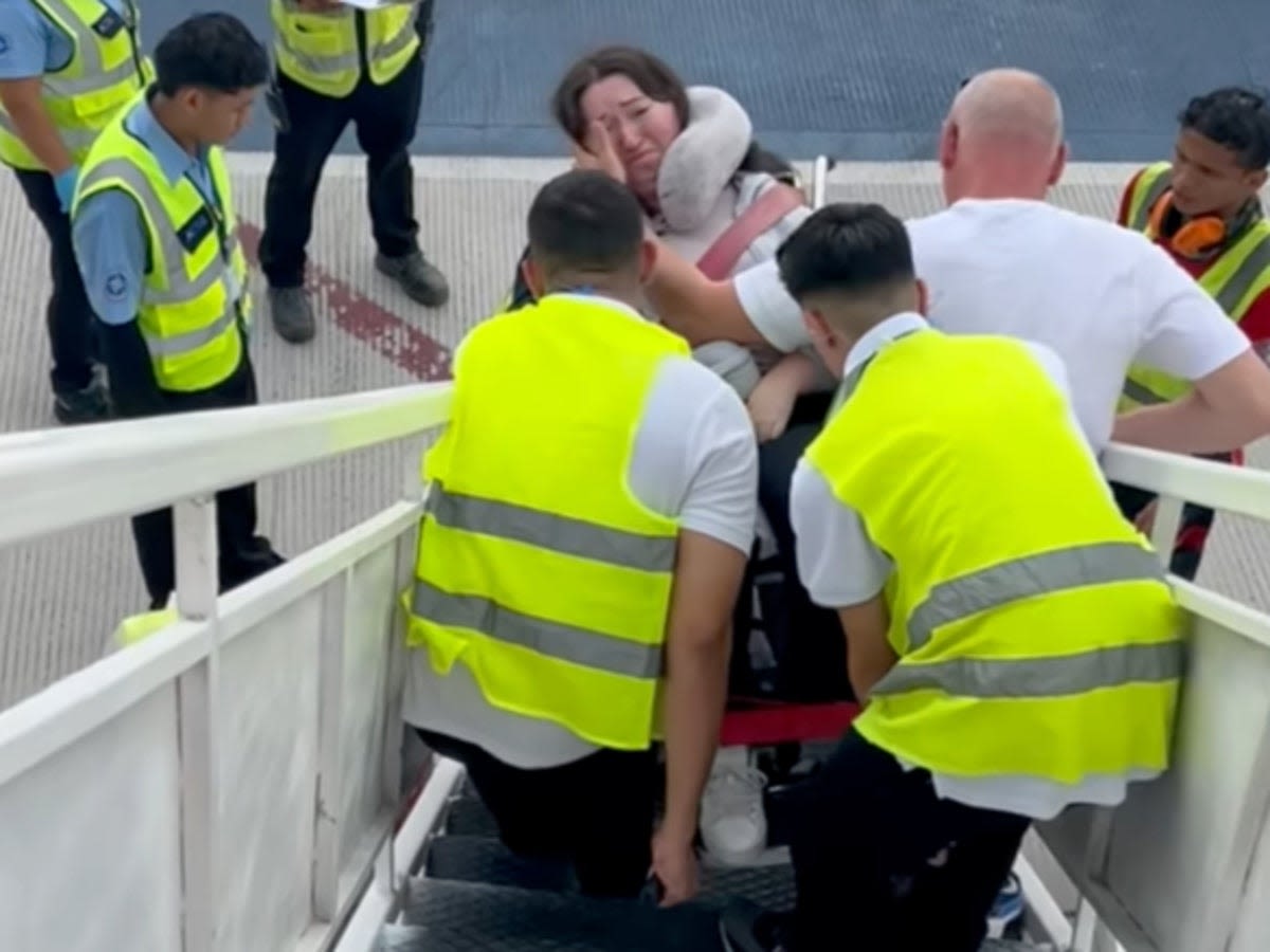 Wheelchair user ‘distraught’ after disembarking ordeal from plane in Costa Rica