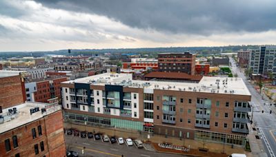 Downtown Des Moines Hy-Vee to get yet another set of new hours under agreement with city