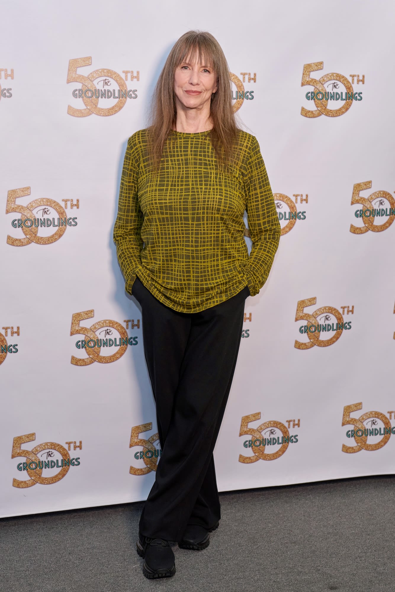 ‘Hacks’ Star Hannah Einbinder’s Mom, Laraine Newman, Says ‘F— The Bear’ After 2024 Emmys Comedy Win