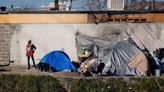 California ordenó la expulsión de personas sin hogar de todos los espacios públicos