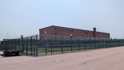 State says six inmates injured in fights at prison in Springfield