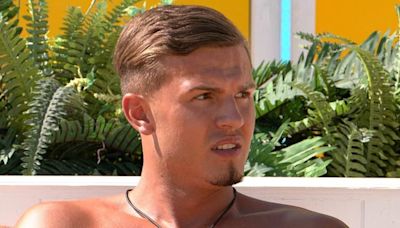 Love Island SPOILER: Hugo tells Ayo he's having doubts about Jess