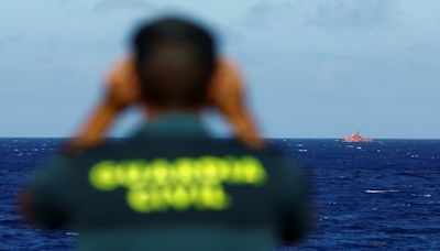 Rescue efforts underway as migrants' passing boat located off El Hierro