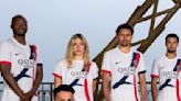 PSG: les images du maillot extérieur 2024-2025, avec la Tour Eiffel à l’honneur