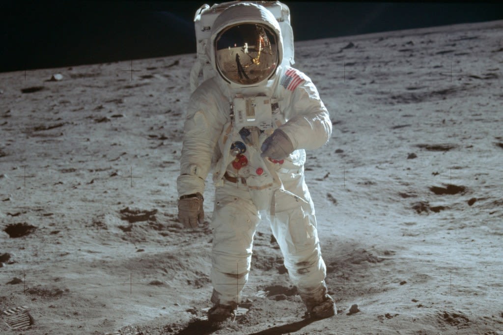 Buzz Aldrin, Apollo 11 astronaut who walked on the moon, will speak in San Diego this month