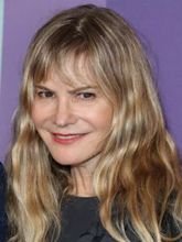 Jennifer Jason Leigh