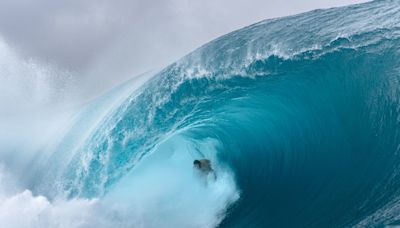 Olympic Warmup Wipeouts: Carnage at Teahupo'o Ahead of Paris 2024