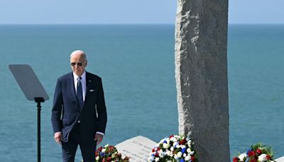 "Me niego a creer que la grandeza de Estados Unidos pertenece al pasado", dice Biden en Francia