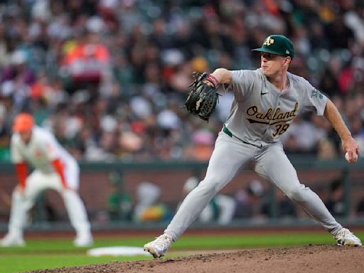 Sears pitches 7 shutout innings, Athletics hit 4 homers in 5-2 win over Giants