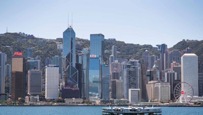 Rich Hong Kong Families Sell Mansions at Discounts to Repay Debt