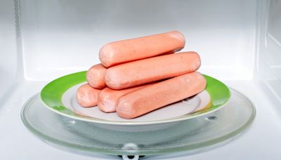 The Key To Microwaving Hot Dogs To Perfection