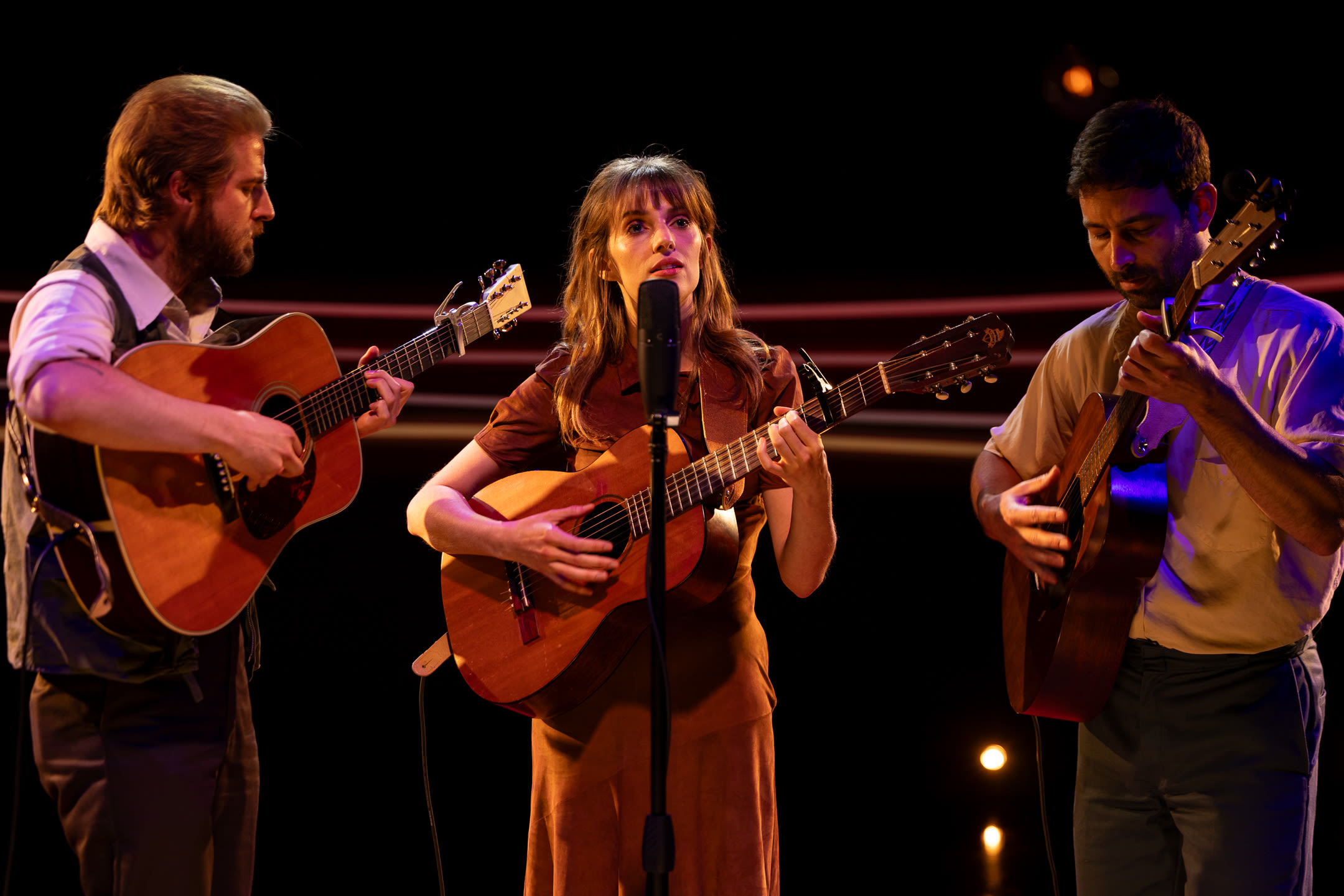 Watch Maya Hawke Perform ‘Hang in There’ on ‘The Daily Show’