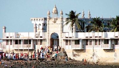 Mumbai: Bomb Threats To Haji Ali Dargah In Worli, 1 Held