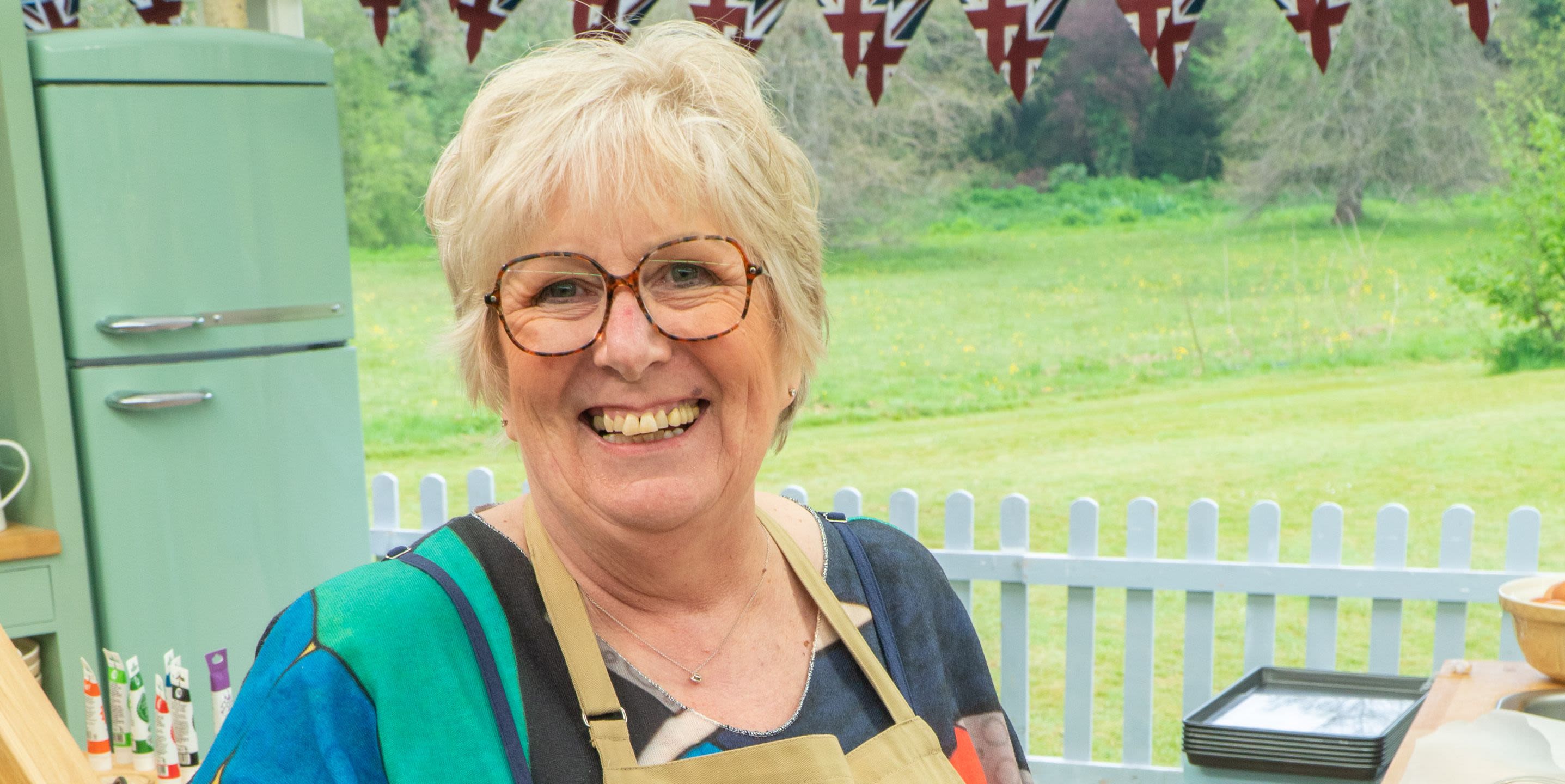 Bake Off pays tribute following death of contestant Dawn Hollyoak