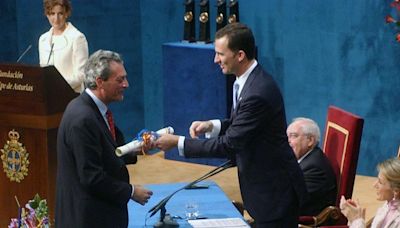 "No sé por qué me dedico a esto": el discurso viral de Paul Auster cuando recibió el Premio Príncipe de Asturias de las Letras