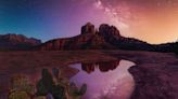 El pueblo de Arizona, rodeado por monolitos de roca roja, que es de los más hermosos del mundo